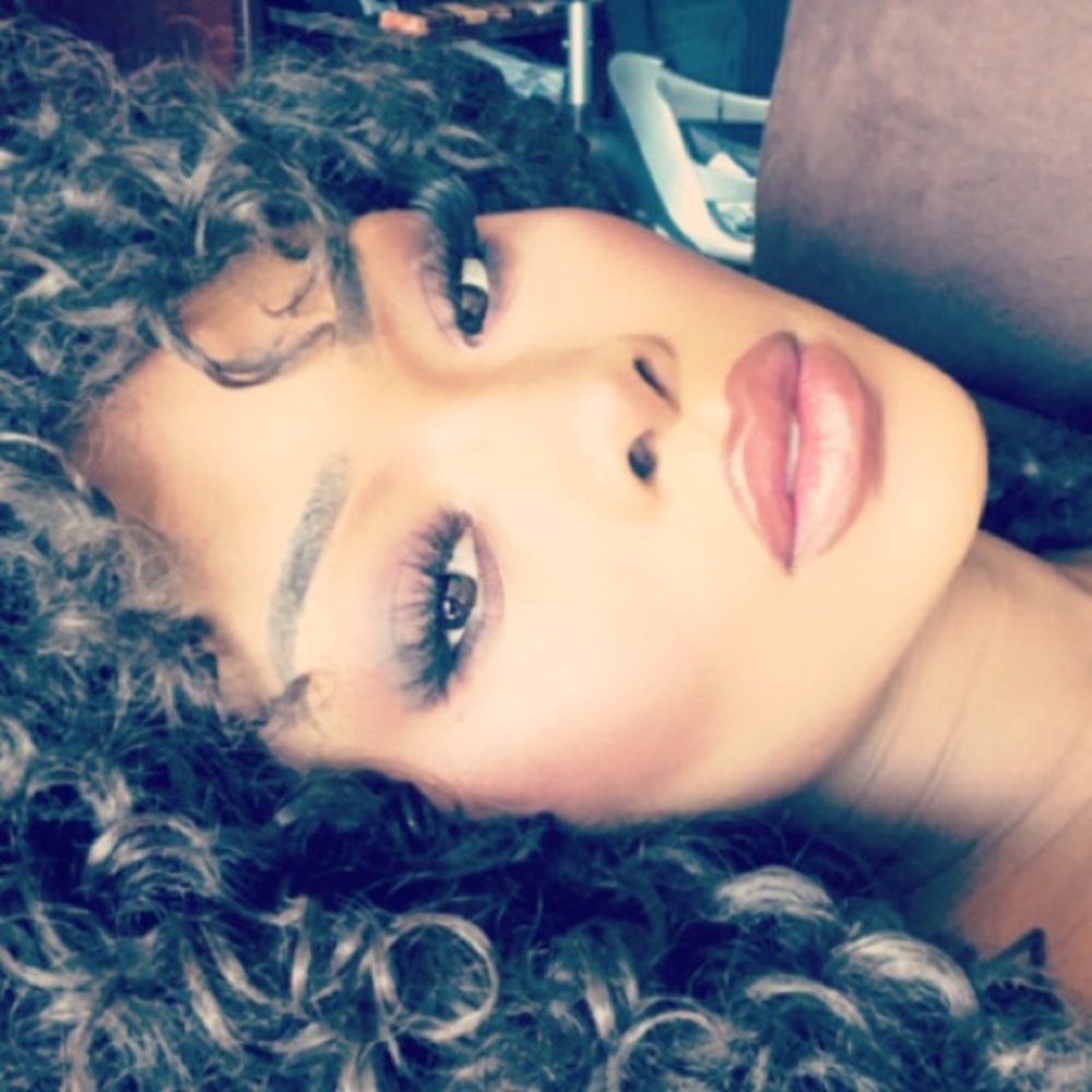 Meet your Posher, Anjelika